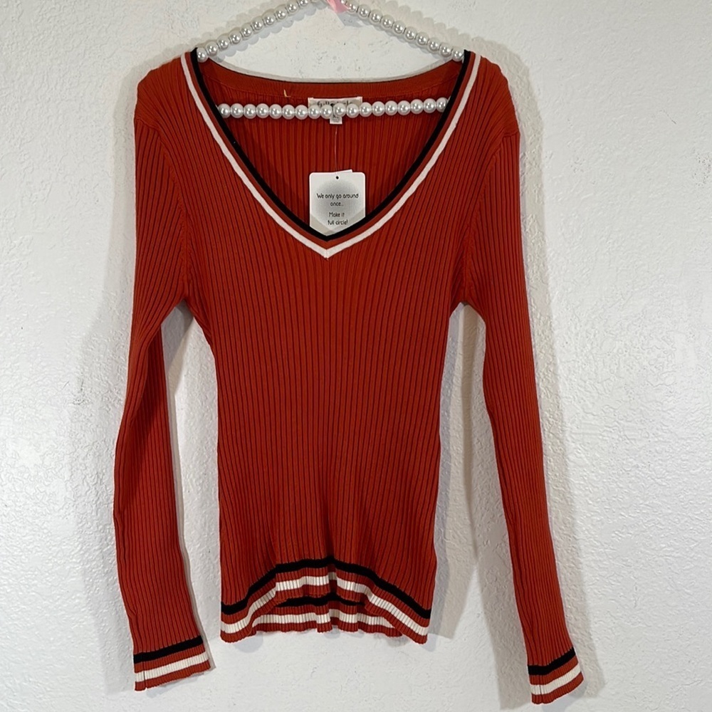 FULL CIRCLE TRENDS V-Neck Long Sleeve Top Size XL NEW